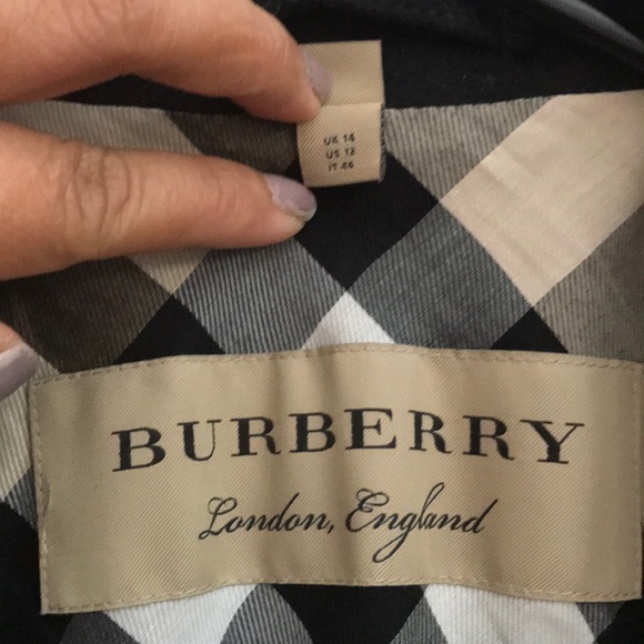 SOLD!!! NFS!! Burberry Belted Black Coat Preowned. - Picture 2 of 7